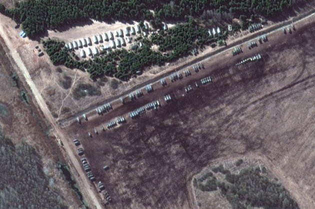 Росія перекинула додаткові сили на кордон білорусі й Чернігівщини: знімок супутника