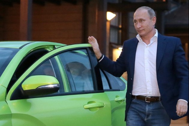 У росії скоротилися продажі автомобілів, а ціни навпаки зросли в рази