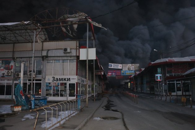 У Харкові після ворожого обстрілу палає найбільший ринок Європи (фото)