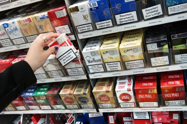 Один з найбільших виробників сигарет Imperial Tobacco призупиняє всі продажі в Росії
