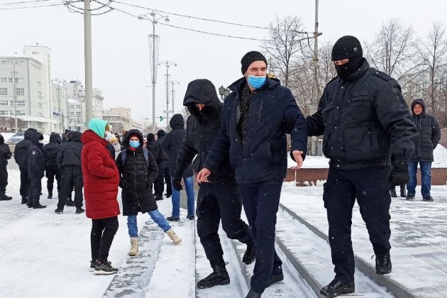 У Росії почалися антивоєнні протести. Затримали вже більше 1 тис. людей (відео)