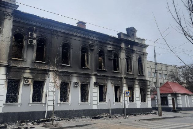 Цивільним українцям дозволили стріляти в окупантів. Карати за це не будуть
