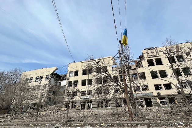 Маріуполь обстріляли ракетами із російських кораблів