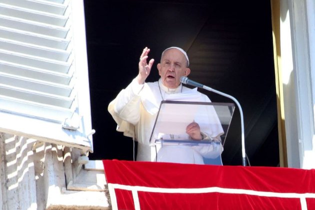 Папа Римський закликав зупинити війну в Україні та приймати численних біженців