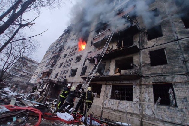 Пожежу в будинку на Оболоні локалізовано - ДСНС (фото)