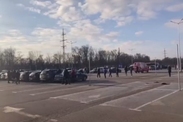 З Маріуполя за добу виїхало 20 тис. мешканців на приватних автомобілях
