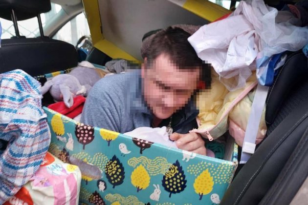 Українець вліз у бейбі-бокс, щоб непомітно перетнути кордон із Молдовою (фото)