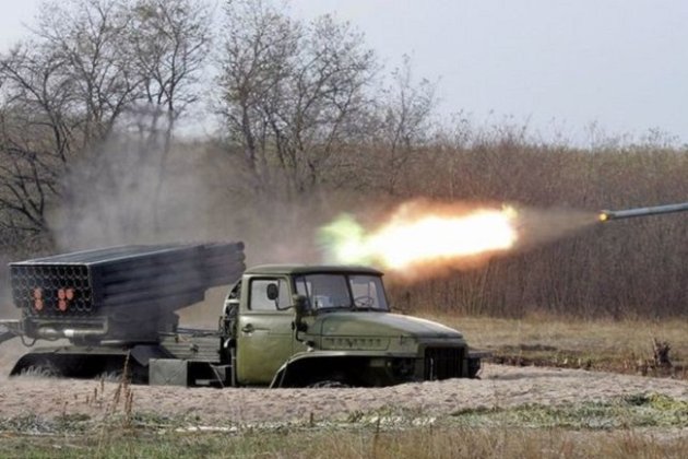 Окупанти обстріляли колону цивільних, які евакуйовувалися з Маріуполя (фото 18+)