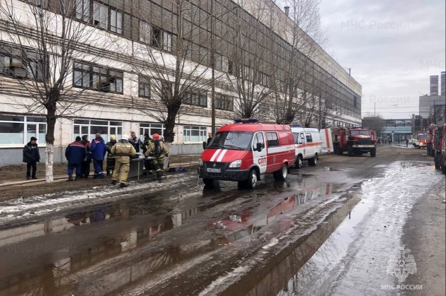 У росії на території Ярославського моторного заводу спалахнула пожежа 