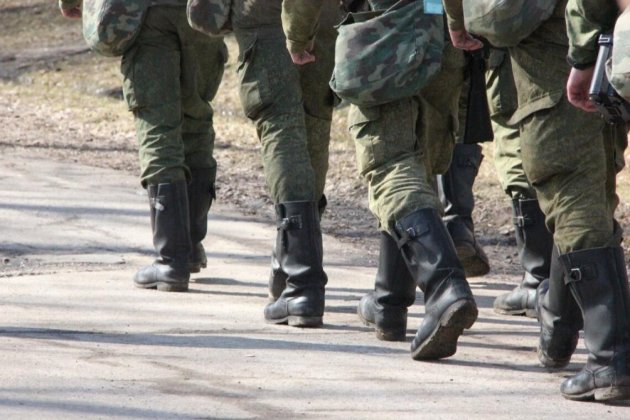 Росія заохочує чоловіків воювати в Україні, щоб не оголошувати мобілізацію — AP