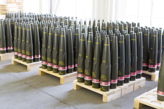 У Європі дефіцит пороху та тротилу загрожує виробництву снарядів для України — ЗМІ