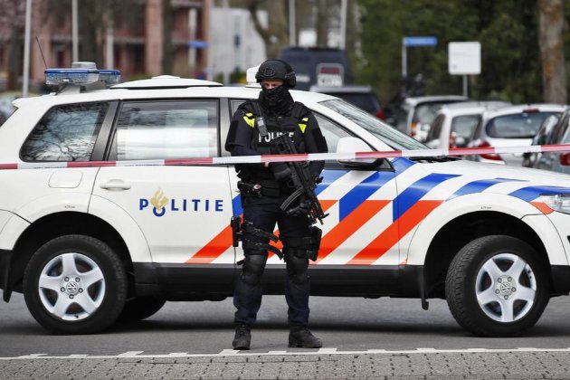 У Гаазі чоловік із ножем напав на людей, є загиблий і поранена