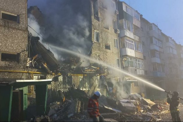 У Сумах російський дрон влучив у будинок — є загиблі та поранені (фото)