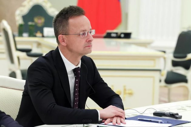 Угорський міністр Сійярто визнав, що регулярно дзвонив лаврову під час зустрічей закритих зустрічей ЄС