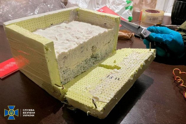 16-річний одесит в готелі Харкова збирав бомбу, щоб підірвати поліцейських (фото)