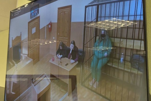 Російський суд засудив мешканку Маріуполя до 13 років колонії за донати ЗСУ