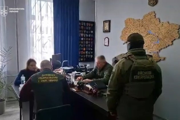 Військові посадовці на Дніпропетровщині розікрали 14 млн грн на будівництві фортифікацій (фото)