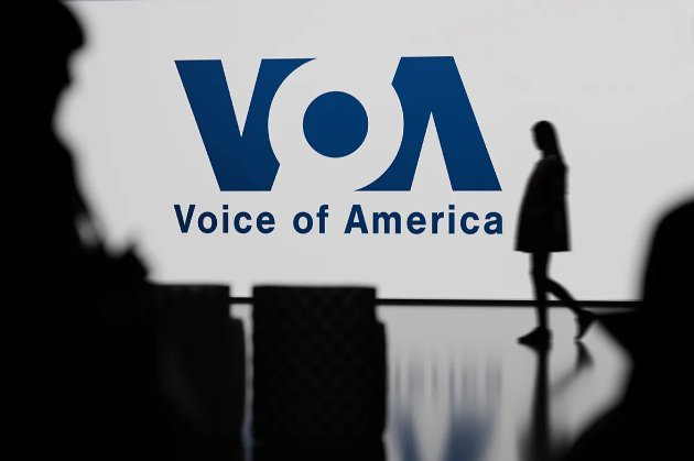 Cуд зобов'язав відновити мовлення «Голосу Америки» і повернути до роботи тисячу працівників