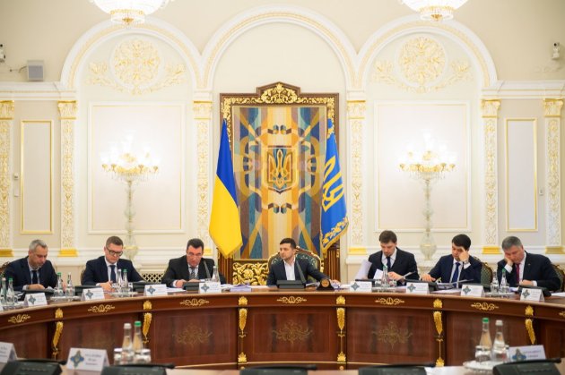 РНБО схвалила санкції проти 10 найбільших контрабандистів України — Зеленський