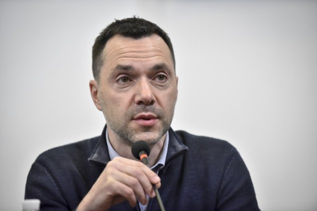Арестович заявив, що через Росію та ОРДЛО не домовитись про дотримання «тиші»