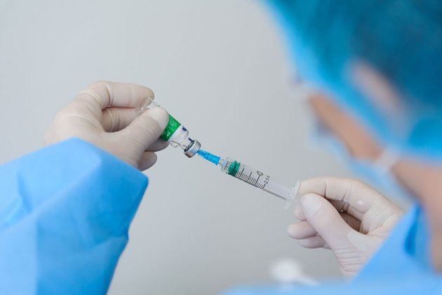 З «Лекхіму» можуть стягнути понад 38 млн грн за пізню поставку китайської COVID-вакцини 