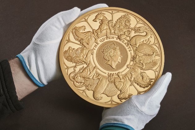 Королівський монетний двір Британії випустив десятикілограмову монету (відео)