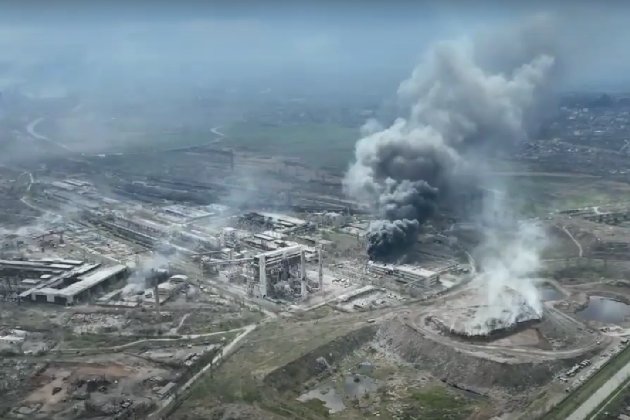 Завод «Азовсталь» розбомблений та практично знищений — заступник командира «Азову»