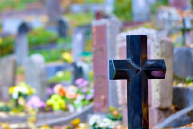 Поминальные дни в Украине: в ГСЧС призывают не посещать кладбища