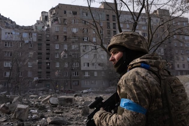 У Маріуполі «Азов» здійснив успішну контратаку та знищив колону росіян (відео)