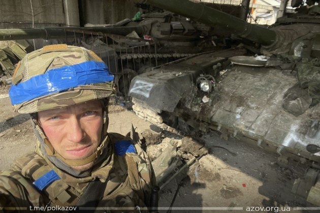 «Азов» за два дні знищив у Маріуполі три танки та два БТР (фото)