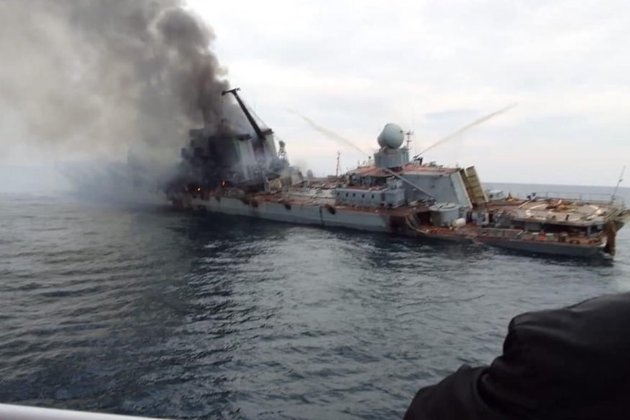 З’явились фото крейсера «Москва», що тоне