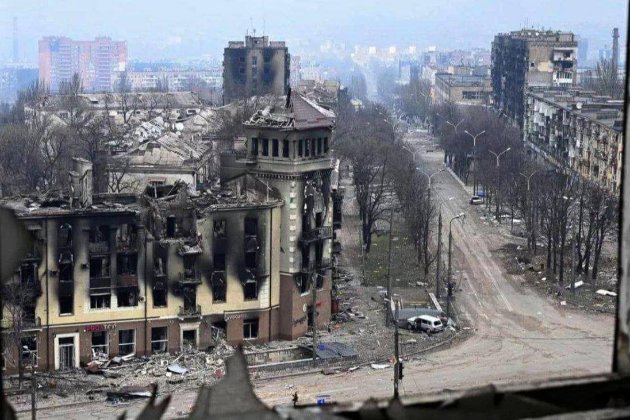 Російські війська скинули на Маріуполь отруйну речовину — «Азов»
