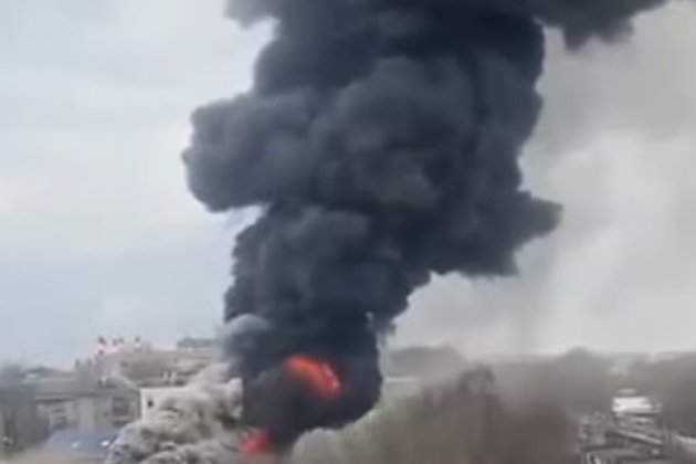 У «космічній столиці» росії спалахнула масштабна пожежа (відео)
