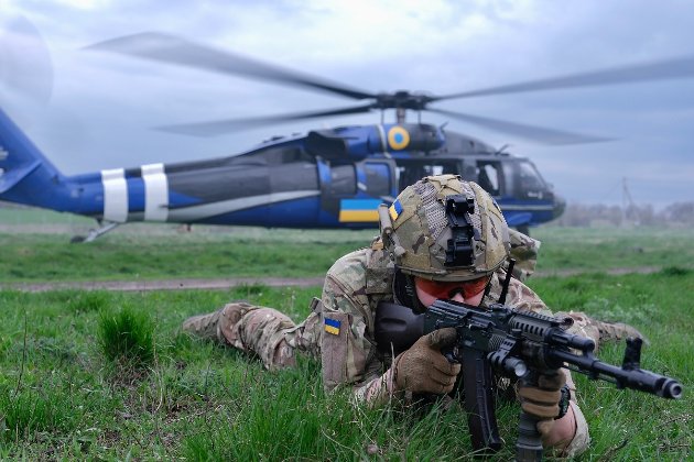 ГУР показало тренування на гелікоптері Black Hawk (відео)