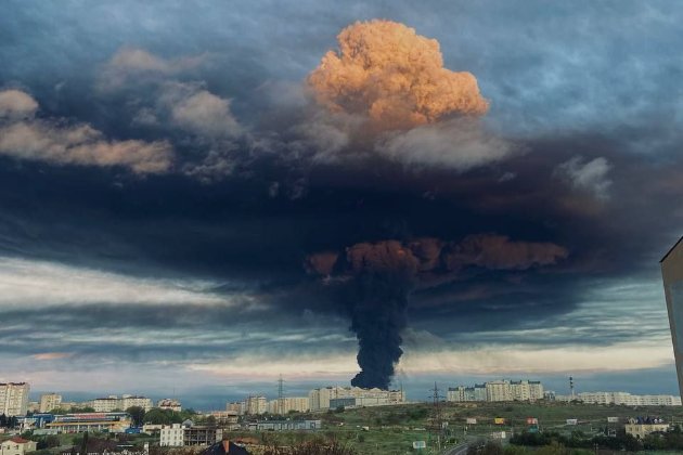 У Севастополі сталася потужна «бавовна» на нафтобазі (фото, відео)