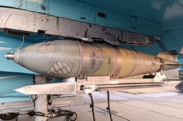 Росіяни за день скидають до 20 плануючих бомб — Повітряні сили
