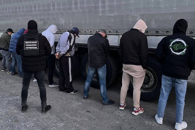 На Закарпатті викрили канал незаконного переправлення чоловіків за кордон