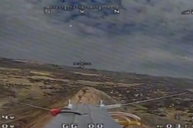 Аеророзвідники ударним дроном знищили ворожий спостережний пункт (відео)