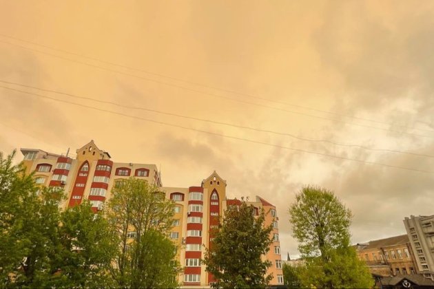 В Україні пройшов «жовтий дощ»: синоптики пояснили, з чим це пов’язано (фото)