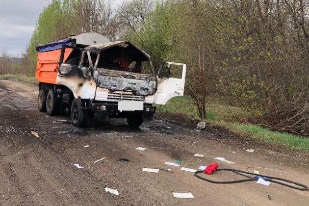 Росіяни атакували цивільну вантажівку на Сумщині: загинув водій (фото)