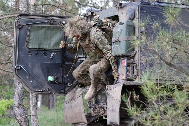 Ситуація на фронті загострилась, росія має тактичні успіхи на деяких напрямках — Сирський
