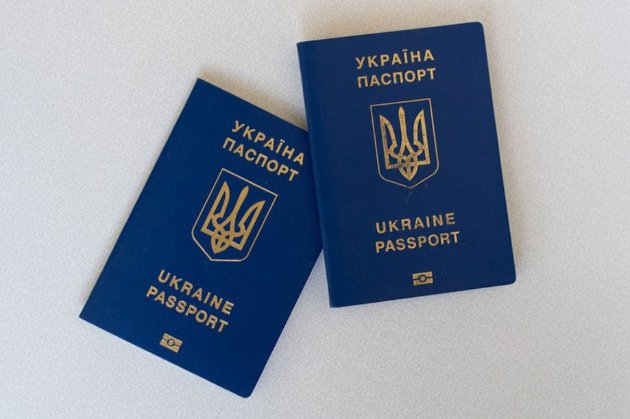 Військовозобов’язані українці більше не зможуть отримати закордонні паспорти за межами України
