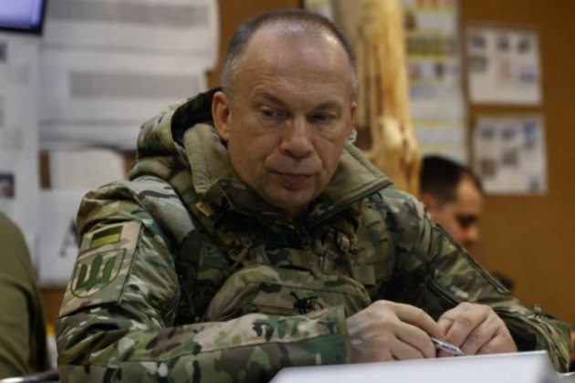 Ситуація на сході загострилася, росіяни йдуть в штурми з технікою — Сирський
