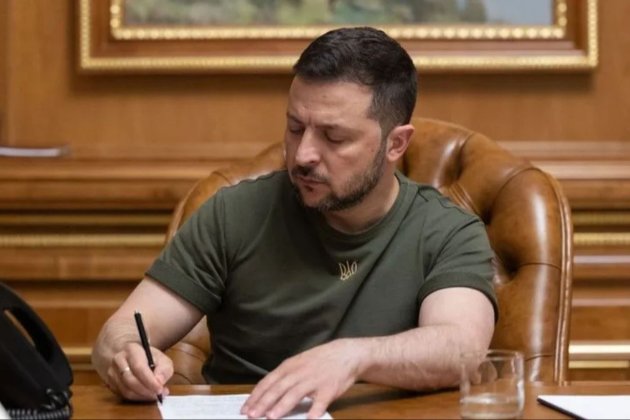 Волонтерство зараховуватимуть за практику у вишах: Зеленський підписав закон