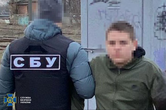 СБУ викрила неповнолітніх підпалювачів, які на замовлення рф нищили релейні шафи Укрзалізниці