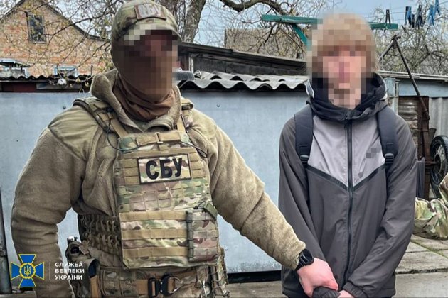 Правоохоронці запобігли масовим вбивствам у школах — викрили двох завербованих підлітків (фото)