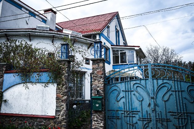 Конфісковані будинки Таїсії Повалій та Дмитра Табачника готують до продажу