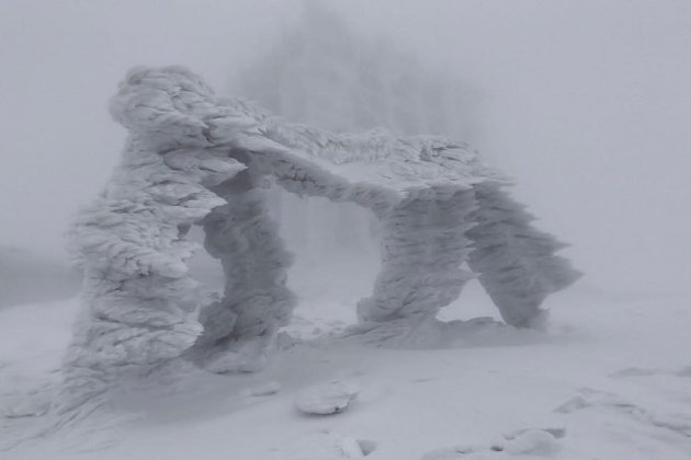 У Карпатах спостерігають морози і сильний вітер — рятувальники застерігають від походів у високогір’я