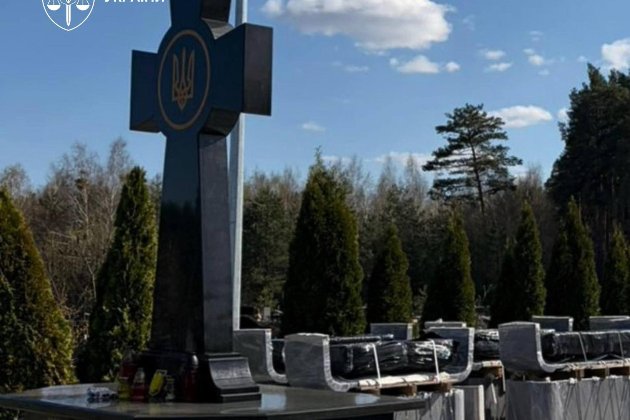На могильних хрестах для полеглих героїв розікрали 2,8 млн грн з бюджету