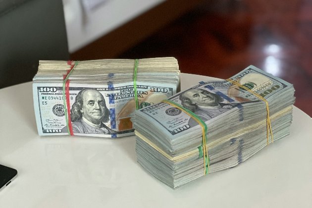 Шахрай виманив у народної артистки України $128 тис. і 400 тис. грн — нібито для перевірки походження